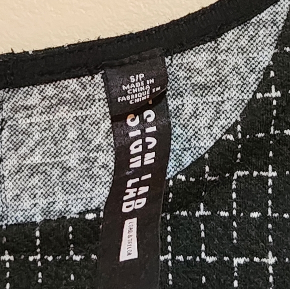 Tweed dress - Picture 2 of 3